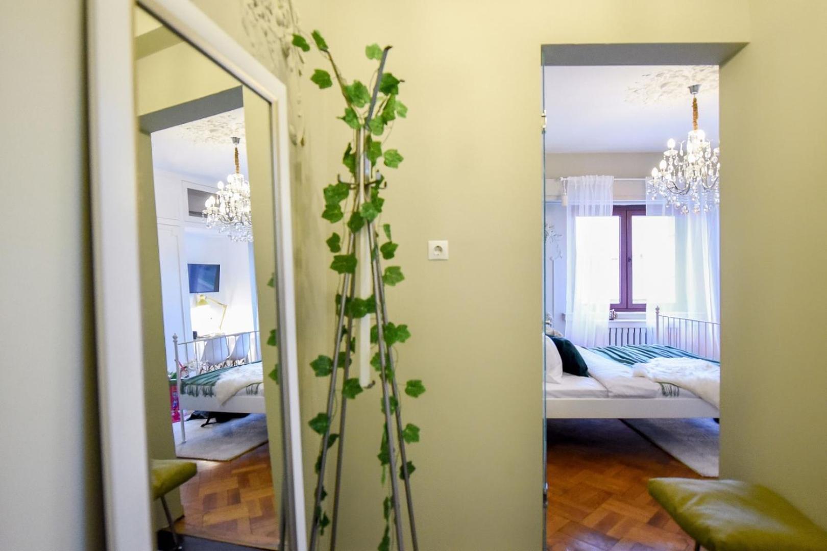 Cozy Studio Overlooking The Old Town 부쿠레슈티 외부 사진